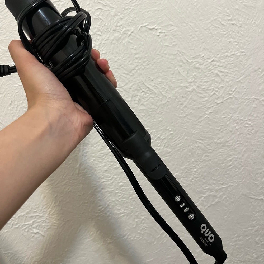 Quo Beauty by Conair – 1½” Curling Iron (Black Ceramic)